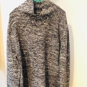 NWT EXPRESS Pull over sweater Sz XL Black/White